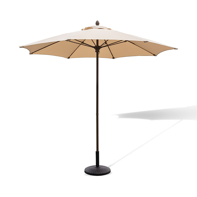 Große, wasserdichte, stabile Schirmstoffe in der Terrasse